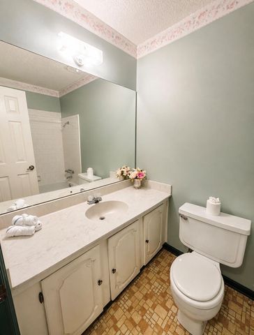 1710 Longhorn Avenue, Bay City, TX 77414
