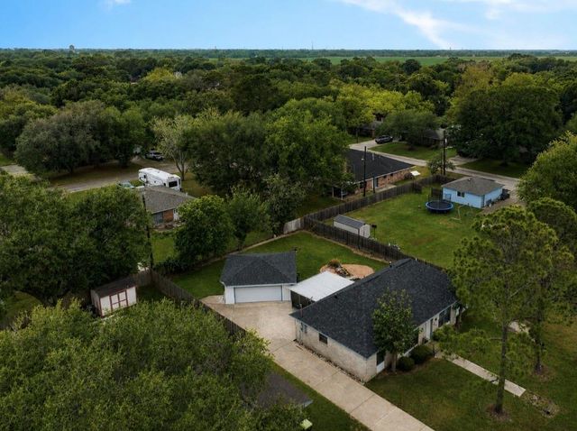 1710 Longhorn Avenue, Bay City, TX 77414