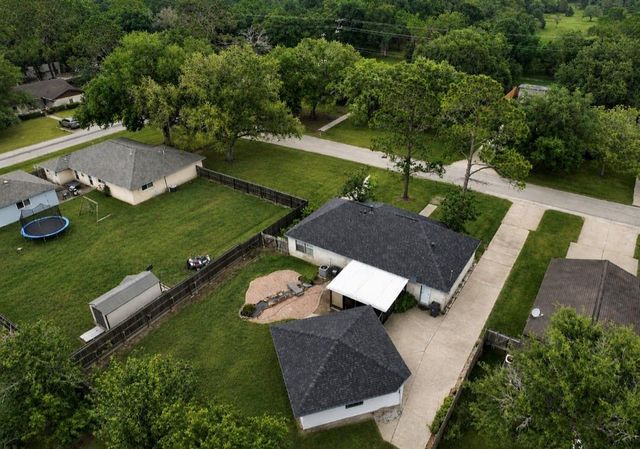 1710 Longhorn Avenue, Bay City, TX 77414