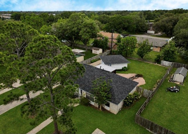 1710 Longhorn Avenue, Bay City, TX 77414