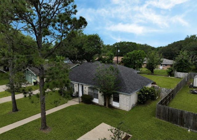 1710 Longhorn Avenue, Bay City, TX 77414