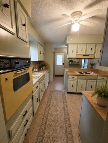 1710 Longhorn Avenue, Bay City, TX 77414