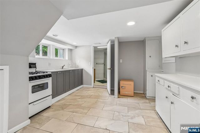 199 Larch Avenue, Teaneck, NJ 07666