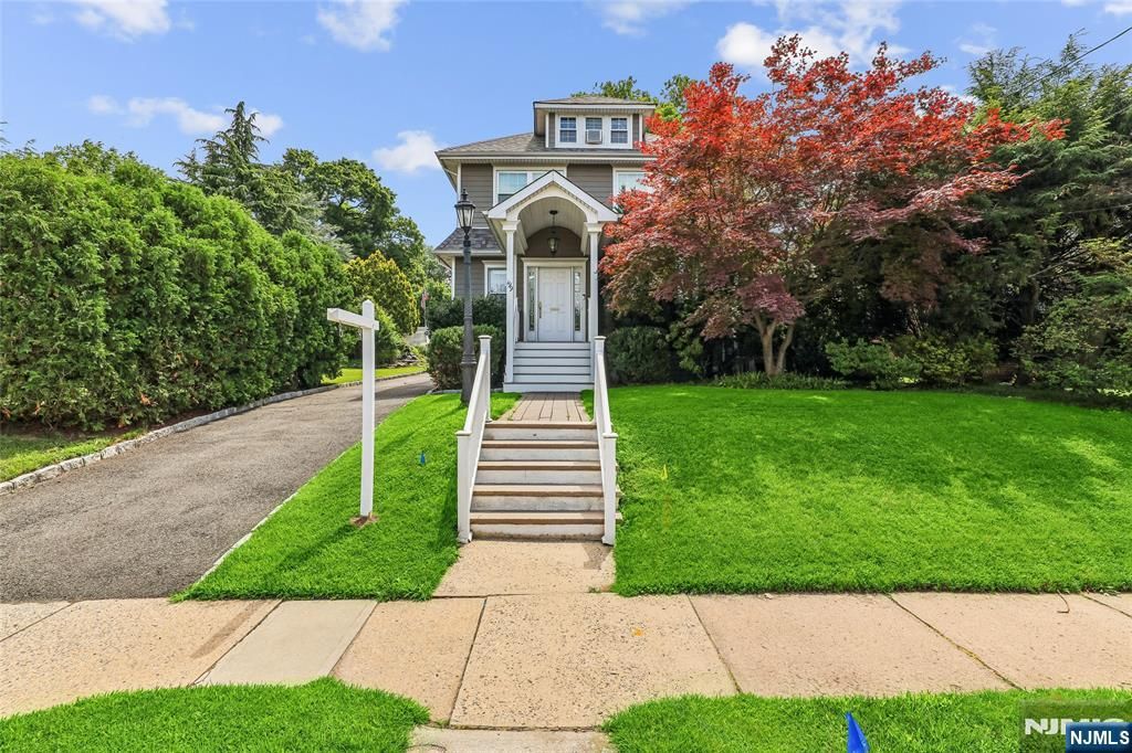 199 Larch Avenue, Teaneck, NJ 07666