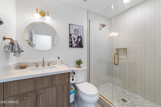 8614 E HIGHLAND Avenue, Scottsdale, AZ 85251