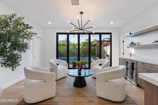 8614 E HIGHLAND Avenue, Scottsdale, AZ 85251