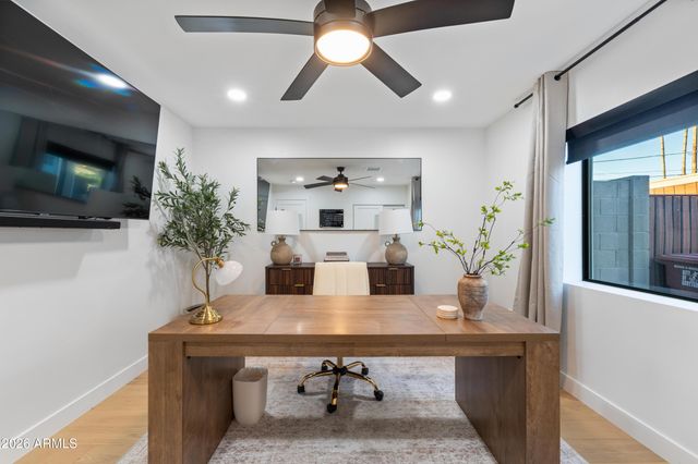 8614 E HIGHLAND Avenue, Scottsdale, AZ 85251