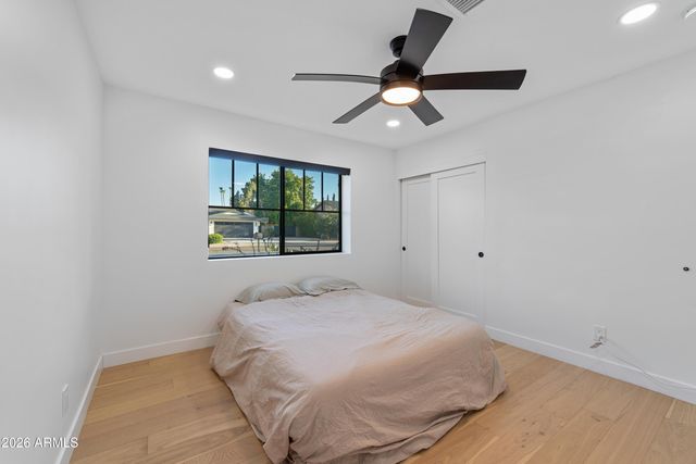 8614 E HIGHLAND Avenue, Scottsdale, AZ 85251
