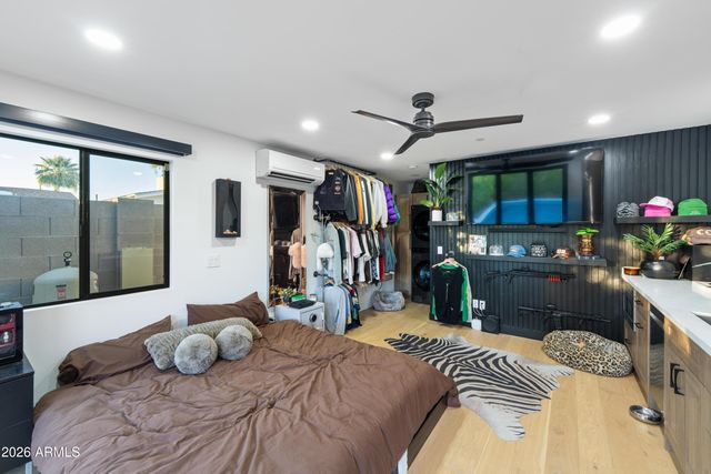 8614 E HIGHLAND Avenue, Scottsdale, AZ 85251