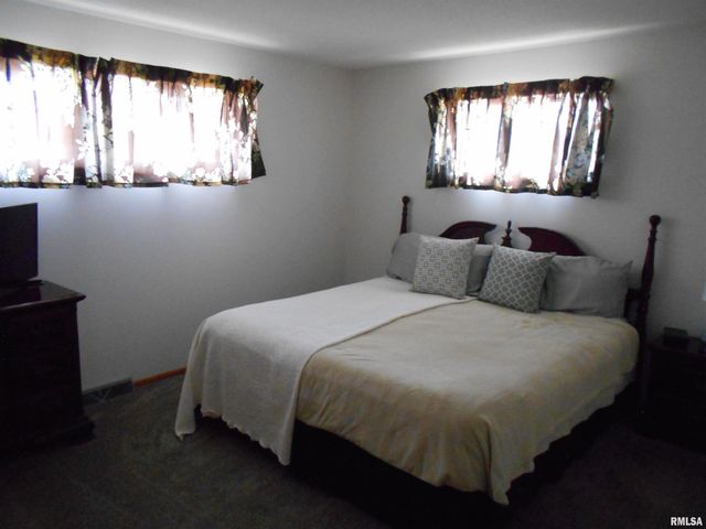 4 Hiel Drive, Bushnell, IL 61422