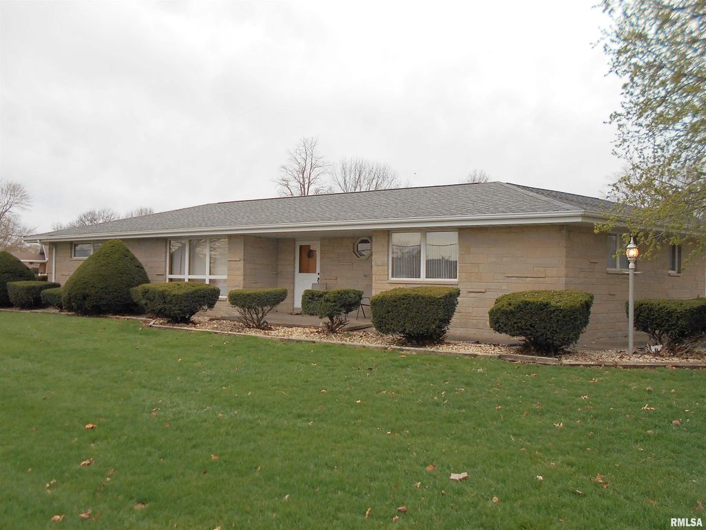 4 Hiel Drive, Bushnell, IL 61422