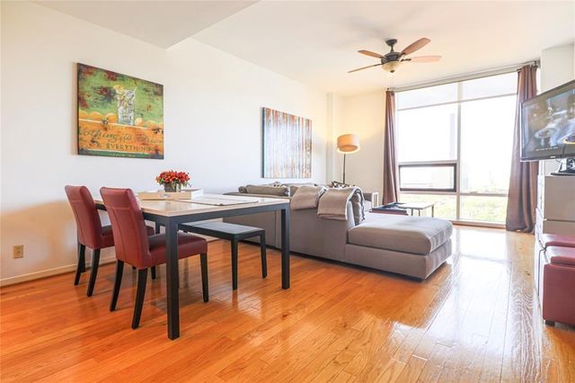 5110 San Felipe 151W, Houston, TX 77056