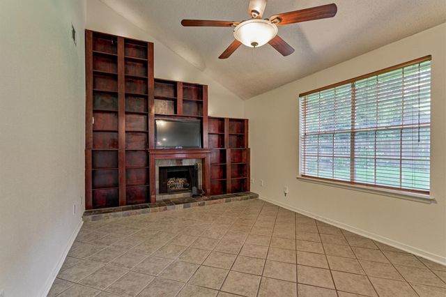 10 Lazy Morning Place, The Woodlands, TX 77381