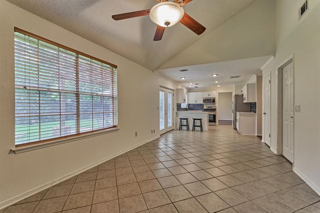 10 Lazy Morning Place, The Woodlands, TX 77381