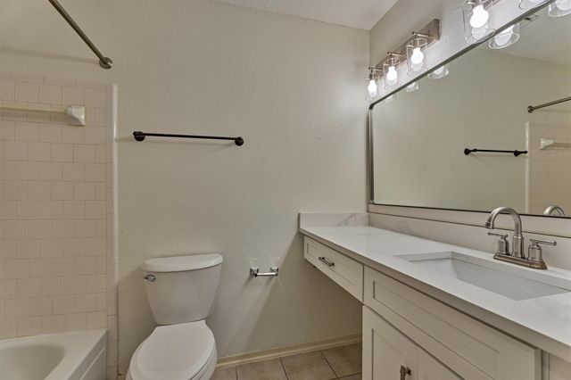 10 Lazy Morning Place, The Woodlands, TX 77381