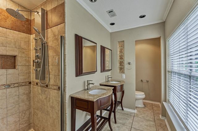10 Lazy Morning Place, The Woodlands, TX 77381