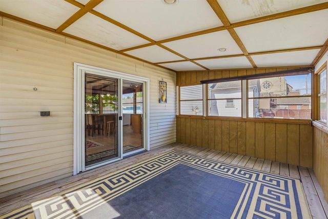 940 W 6TH AVENUE, Oshkosh, WI 54902