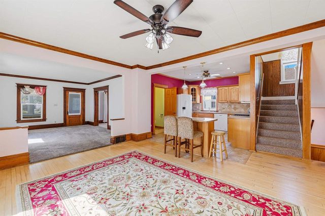 940 W 6TH AVENUE, Oshkosh, WI 54902