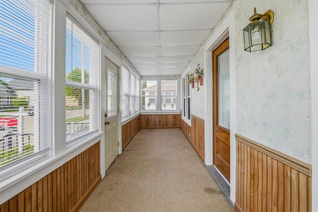 940 W 6TH AVENUE, Oshkosh, WI 54902