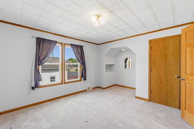 940 W 6TH AVENUE, Oshkosh, WI 54902