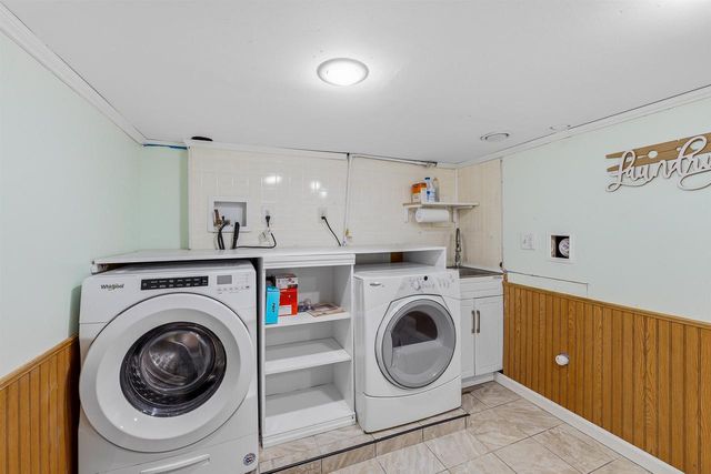 940 W 6TH AVENUE, Oshkosh, WI 54902