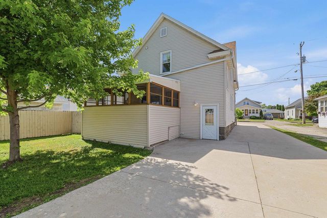 940 W 6TH AVENUE, Oshkosh, WI 54902