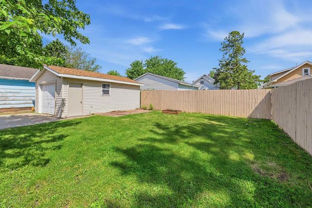 940 W 6TH AVENUE, Oshkosh, WI 54902