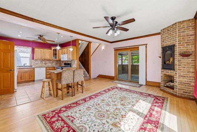 940 W 6TH AVENUE, Oshkosh, WI 54902