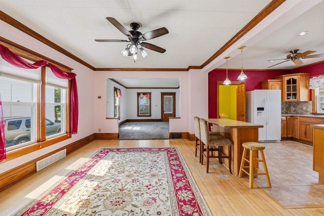 940 W 6TH AVENUE, Oshkosh, WI 54902