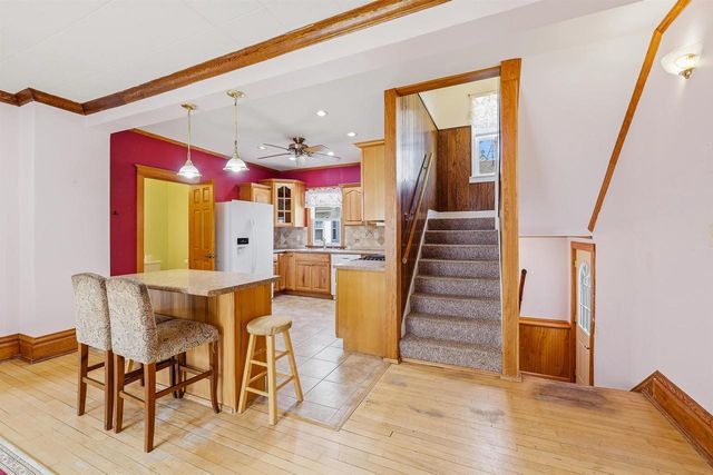 940 W 6TH AVENUE, Oshkosh, WI 54902