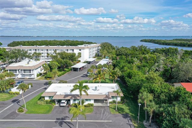 576 SUTTON PLACE, Longboat Key, FL 34228