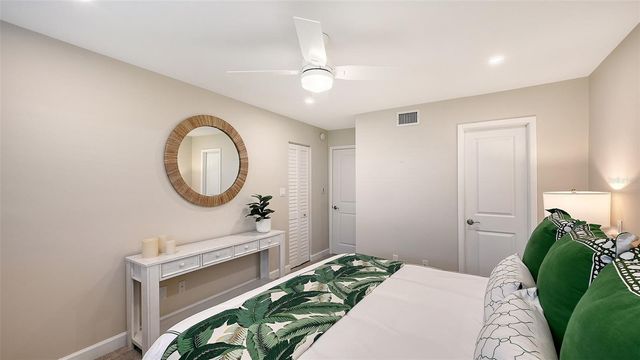 576 SUTTON PLACE, Longboat Key, FL 34228