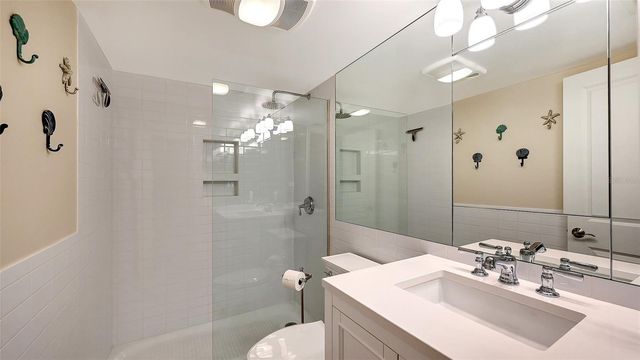 576 SUTTON PLACE, Longboat Key, FL 34228