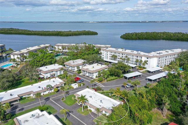 576 SUTTON PLACE, Longboat Key, FL 34228