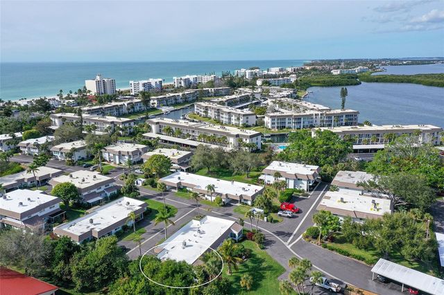 576 SUTTON PLACE, Longboat Key, FL 34228