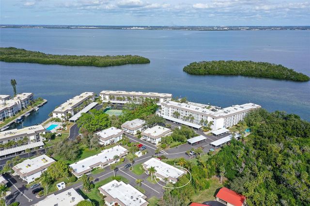 576 SUTTON PLACE, Longboat Key, FL 34228