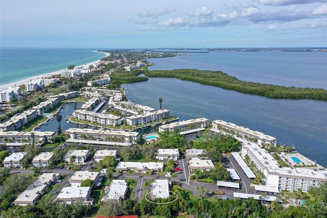 576 SUTTON PLACE, Longboat Key, FL 34228