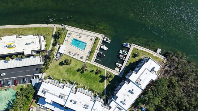 576 SUTTON PLACE, Longboat Key, FL 34228