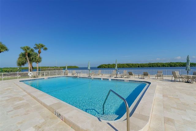 576 SUTTON PLACE, Longboat Key, FL 34228