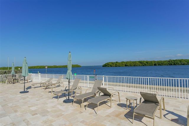 576 SUTTON PLACE, Longboat Key, FL 34228