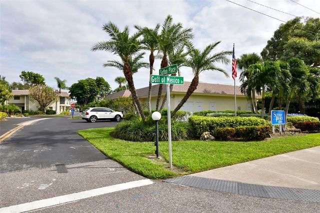 576 SUTTON PLACE, Longboat Key, FL 34228