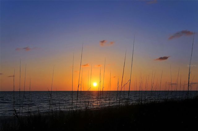 576 SUTTON PLACE, Longboat Key, FL 34228