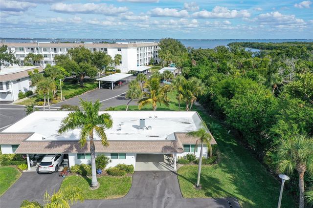 576 SUTTON PLACE, Longboat Key, FL 34228