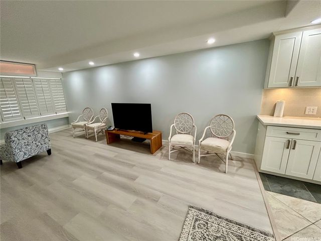 2895 Kalakaua Avenue 1401, Honolulu, HI 96815