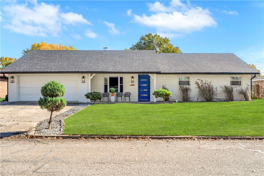 1605 SE P Street, Bentonville, AR 72712