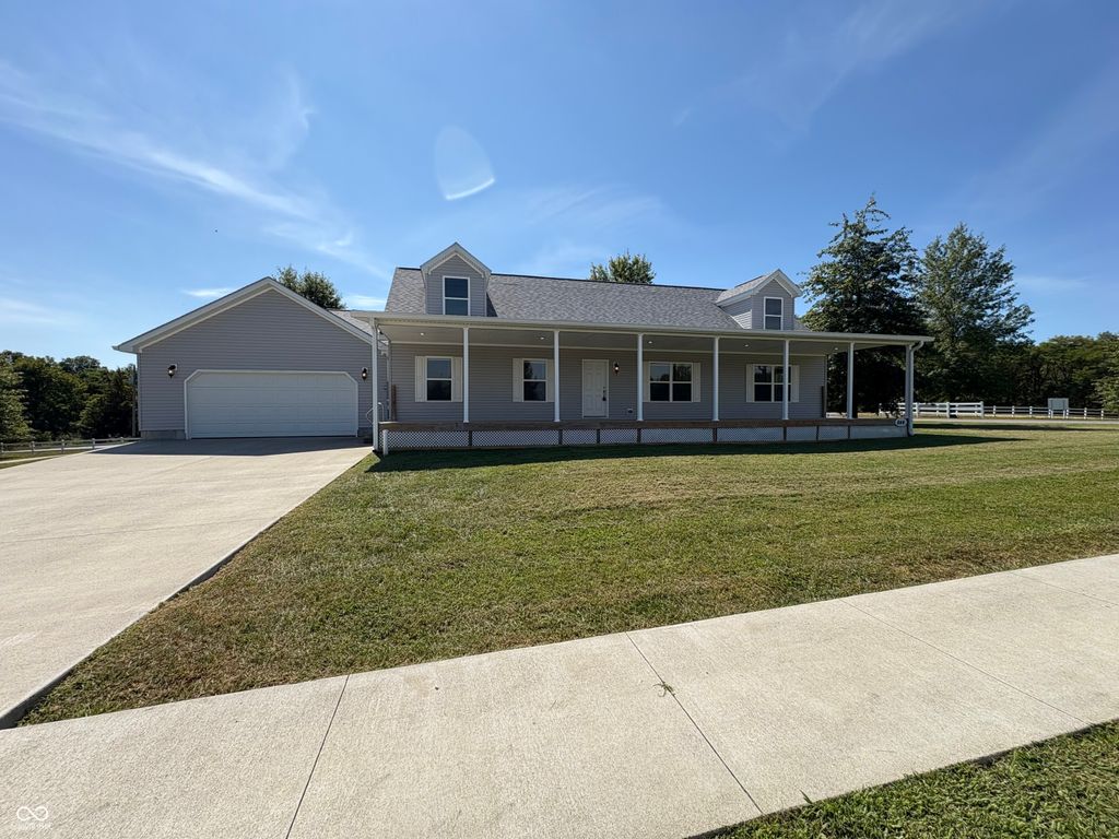 844 Ben Franklin Street, Cloverdale, IN 46120