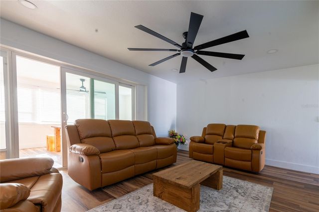 1897 DOLPHIN BOULEVARD S, St Petersburg, FL 33707