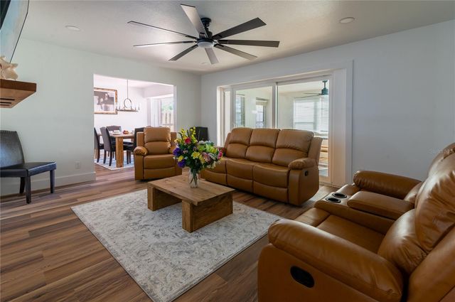 1897 DOLPHIN BOULEVARD S, St Petersburg, FL 33707