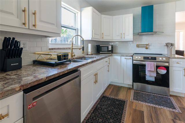 1897 DOLPHIN BOULEVARD S, St Petersburg, FL 33707