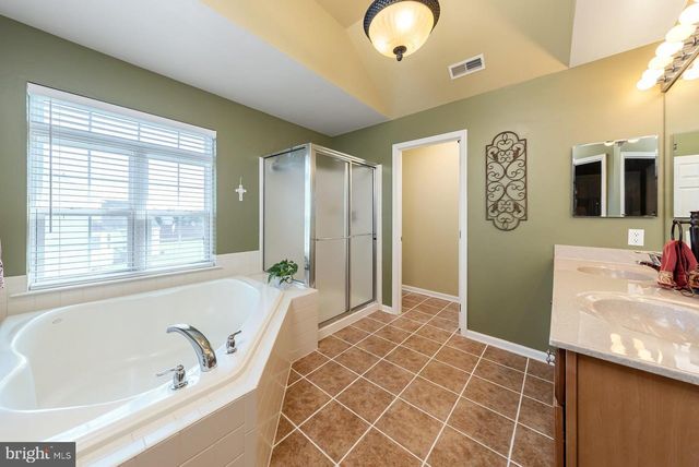 1104 JASMINE CT, Mullica Hill, NJ 08062